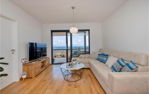 Awesome Apartment In Makarska With Wifi photo 2