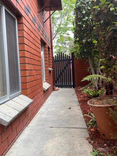 Το κτήριο όπου στεγάζεται  το διαμέρισμα