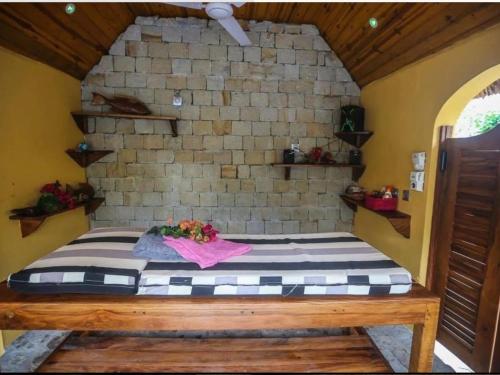 Postel nebo postele na pokoji v ubytování Superbe Studio + terrasse privée « le Clair de l’une »