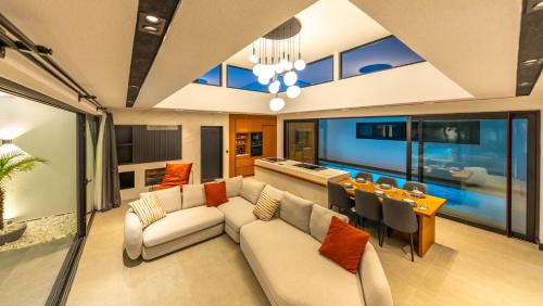 Ruang duduk di Villa Azize