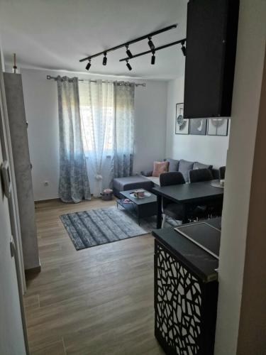 Uma área de estar em lux two