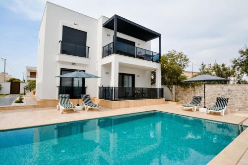 300m to Beach 2 Bedroom Upstairs Flat with Pool B2 - Yeni Dünya Bodrum