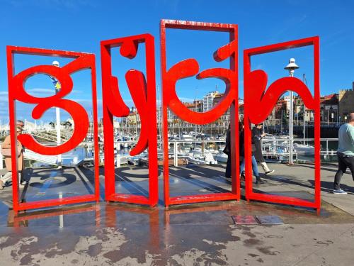 EL Arroyu VUT 5585 AS