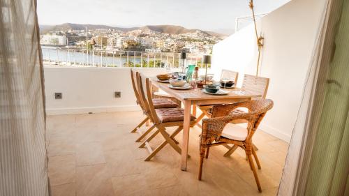 Beachfront Haus Meer in the heart of Arguineguin