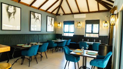 Ruang duduk di Windhoek Gardens Boutique Hotel