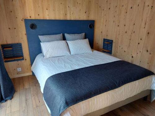 Легло или легла в стая в Gîte de la Bridolée, sauna et bain nordique