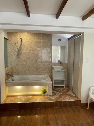Ванная комната в Hotel Casa De la Vega