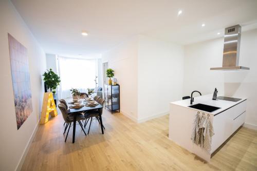 Fittingly 1 Bedroom Serviced Apartment 51m2 -NB306F-
