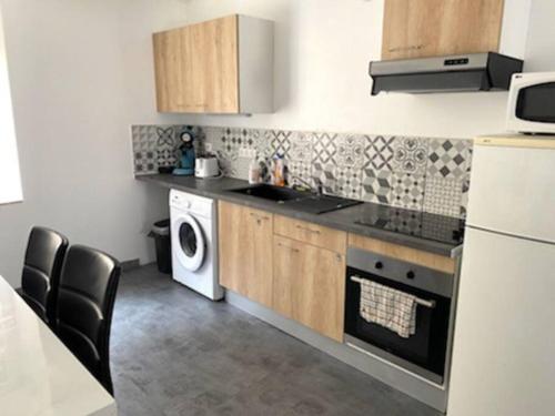 Photo de la galerie de l'établissement Appartement centre ville F3, à Châteauroux