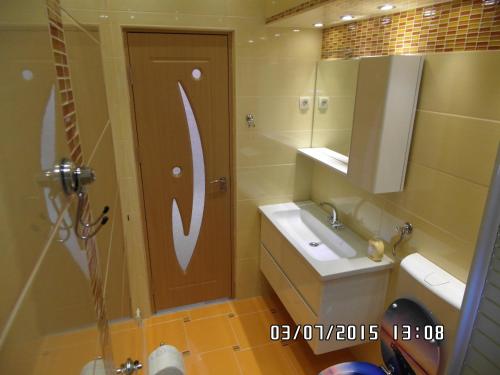 Bilik mandi di Apartments Bošković