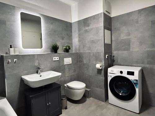 Foto Geräumige Wohnung I 6 Betten I Balkon & Stellplatz 3