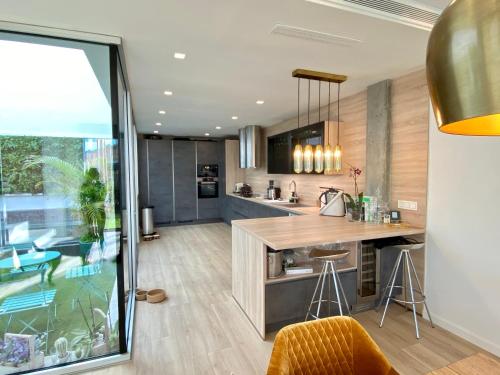 Front beach Villa in Marbella with Amazing Sea Views Semidetached