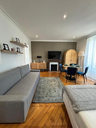 Le Charmant - Parking Gratuit, Wifi, RER C Choisy-le-Roi