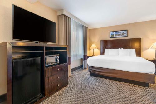 Кровать или кровати в номере Comfort Inn Troutdale-Portland East