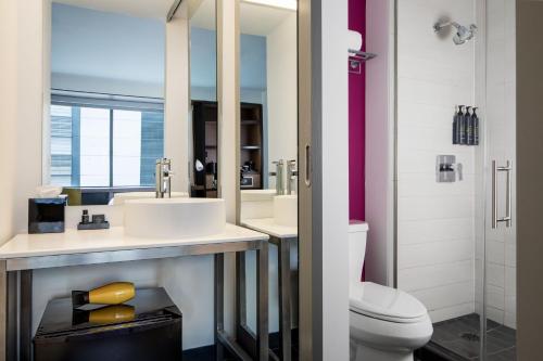 Aloft Denver Downtown Image