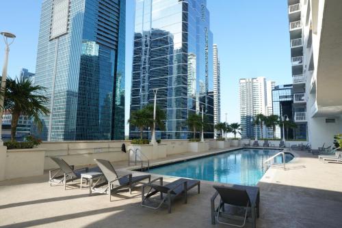 4 bed full condo in Miami with skyline & sea view photo 10