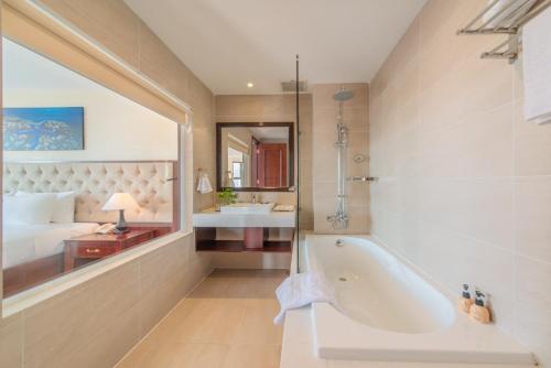 Et badeværelse på Florida Nha Trang Hotel