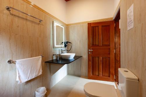 Un baño de Chalets Cote Mer