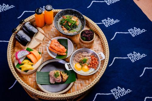 Mad på feriegården eller i nærheden