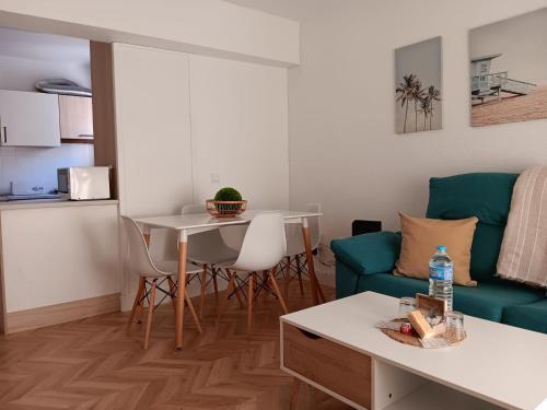 Kuchyňa alebo kuchynka v ubytovaní PLAYA Y PISCINA Intiyan PONDOS