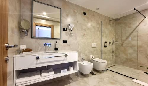 Koupelna v ubytování SIBB Hotel