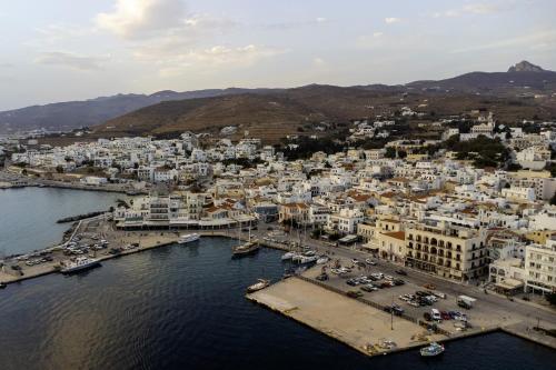an aerial view of a town with white buildings at En Tino 2 in Tinos Town