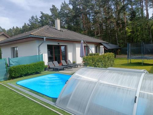Bazén v ubytování Relaxklub villa s wellness nebo v jeho okolí