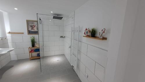 Ένα μπάνιο στο Nieheim , Nagelneu Barrierefrei