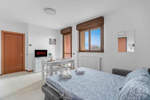 AR 73 Loreto 2 Minutes from the METRO