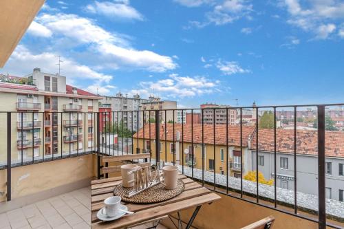 AR 73 Loreto 2 Minutes from the METRO