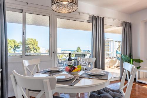 Sunny 2BR Pool Terrace SeaView