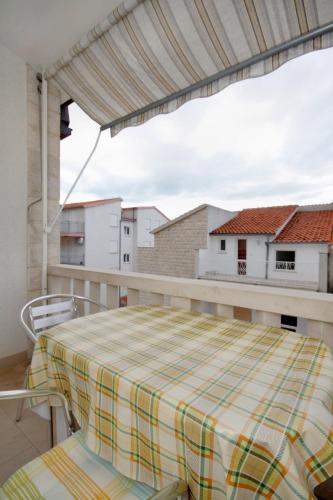 Apartments by the sea Duce, Omis - 5973