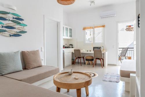 Χώρος καθιστικού στο Kleris Apartment 4 Tinos