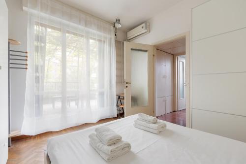 GuestHost - APT with huge Terrace- Calvairate District