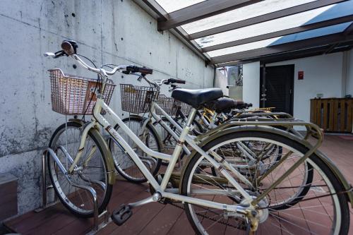 Montar en bicicleta en 漫步月眉民宿 o alrededores