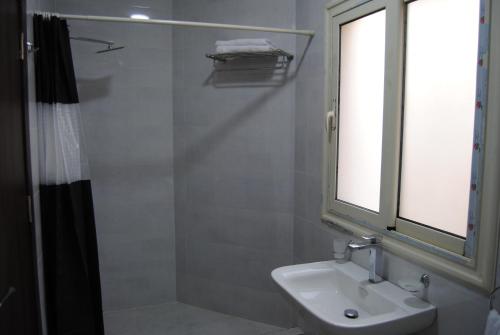 Bilik mandi di Villa 3 Studios