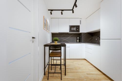 Golden Apartment in Palm Park