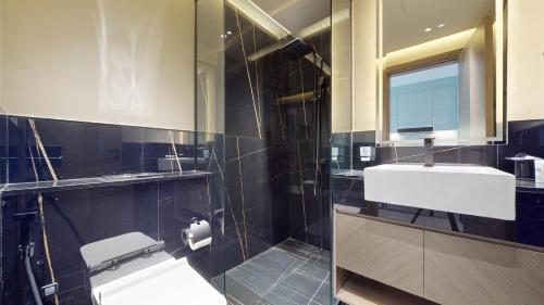 Koupelna v ubytování Primestay - Binghatti Canal Studio, Business Bay