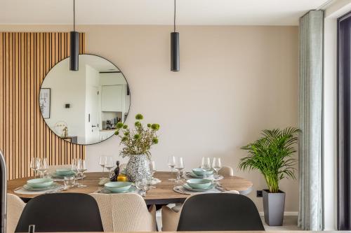 Imagen de la galería de NIEUW - De Grenspaal WEST 6P 5 min Maastricht - Sauna - Laadpaal, en Riemst