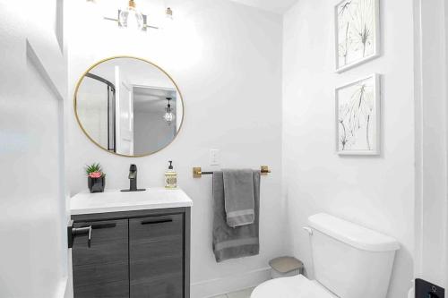 Et badeværelse på 3 bedroom Poolside paradise near Marina