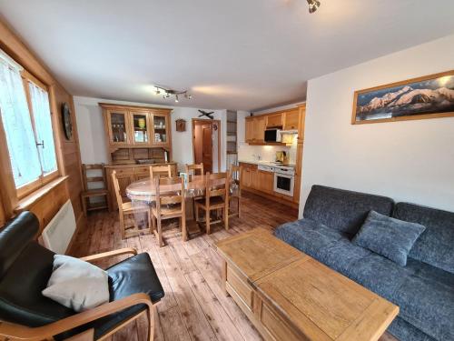 Appartement cosy, 8 personnes, 3 chambres - MONTA01