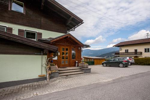 Zdjęcie z galerii obiektu Gästehaus Zum Tauern w mieście Radstadt