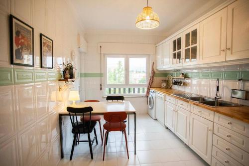 Köök või kööginurk majutusasutuses Apartamento com vista castelo