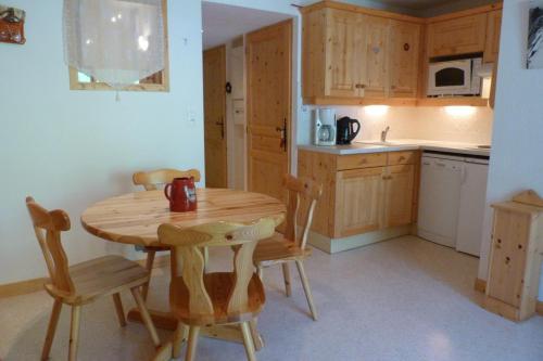 Appartement vue Roche Parstire, 4 personnes, 1 chambre, 1 coin montagne - HC07