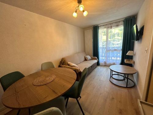 Appartement rénové plein centre, 4 personnes, 1 chambre, 1 coin montagne - VLI37