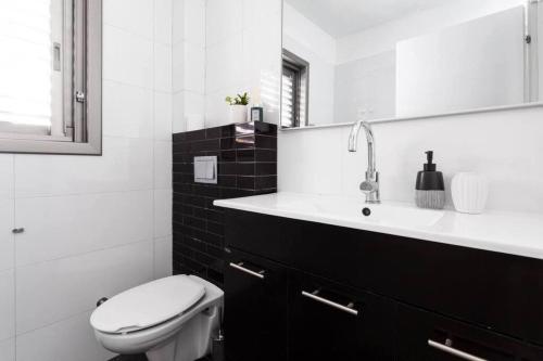 2Bedroom Suite with Balcony YonaHotel