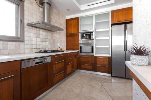 2 Bedroom Duplex 8 with Balcony