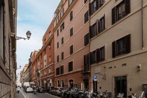 GuestHost - Piazza di Spagna Classy Apartment