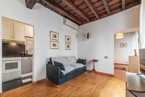 GuestHost - Piazza di Spagna Classy Apartment