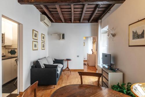 GuestHost - Piazza di Spagna Classy Apartment